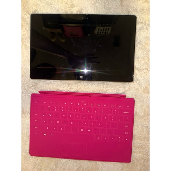 Microsoft Surface 2 RT (32GB) & Touch Keyboard 💖 - Picture 12 of 17